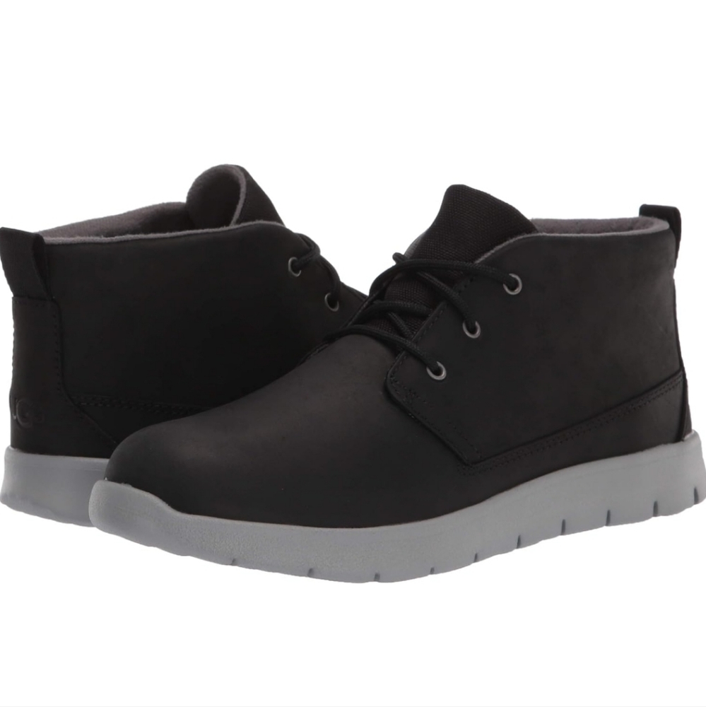 UGG | Canoe WP, Kids Sz. 11